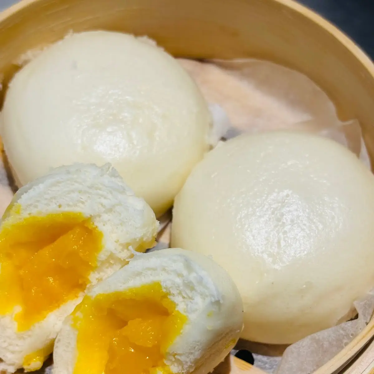 egg custard bun 3 奶黄包